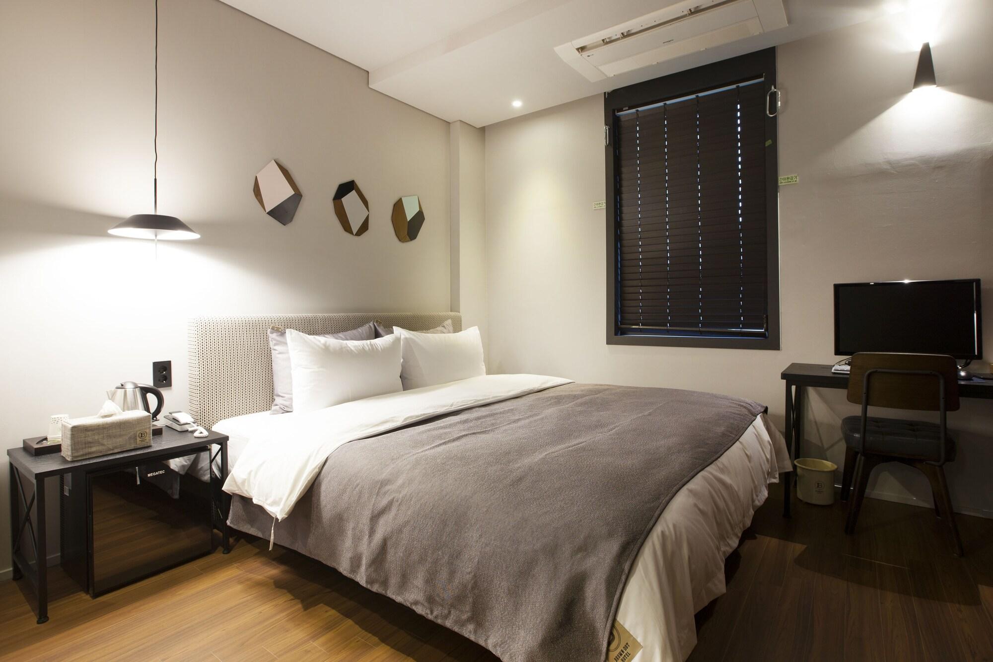 Brown Dot Hotel Changwon Exterior photo