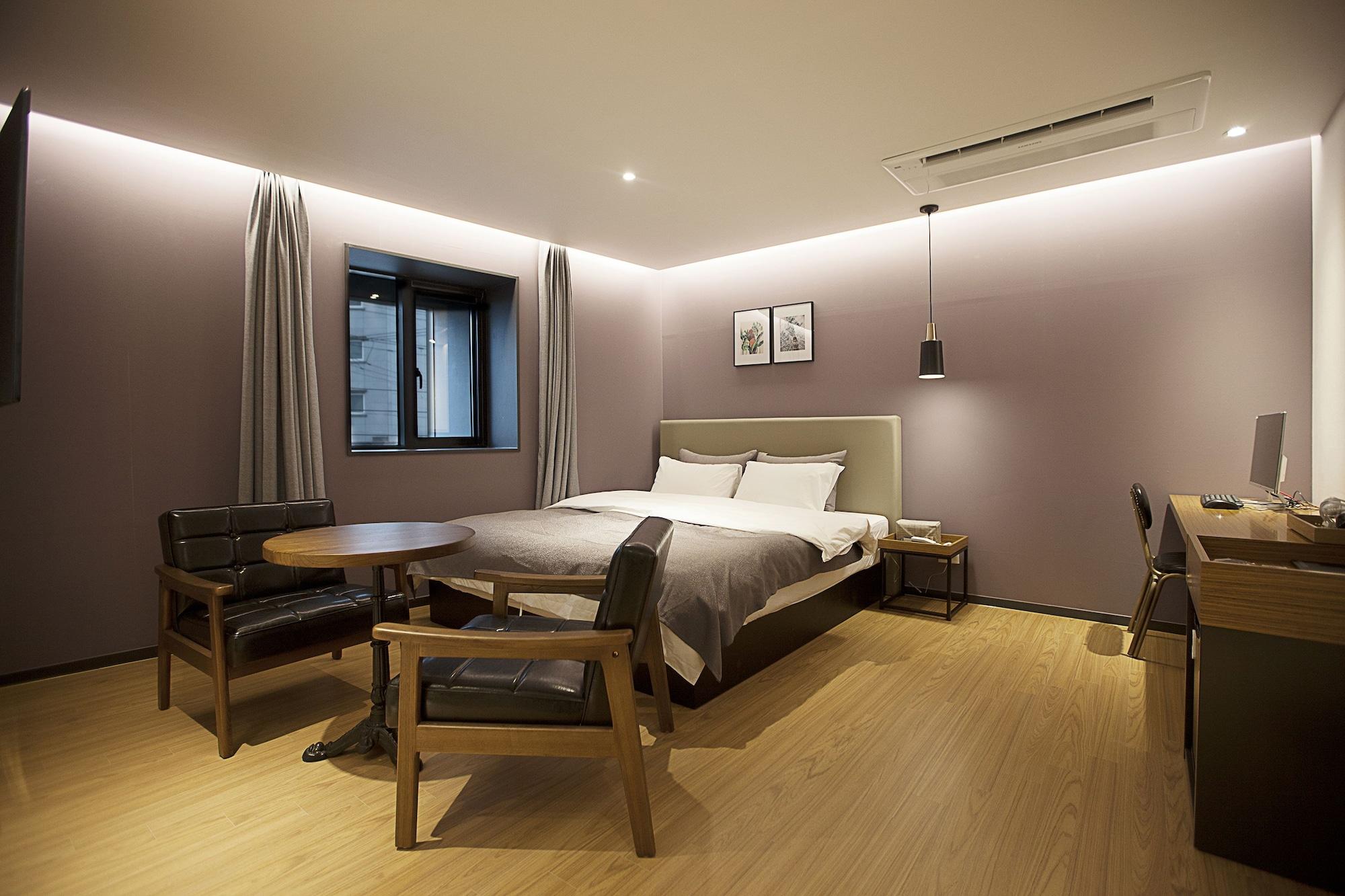 Brown Dot Hotel Changwon Exterior photo